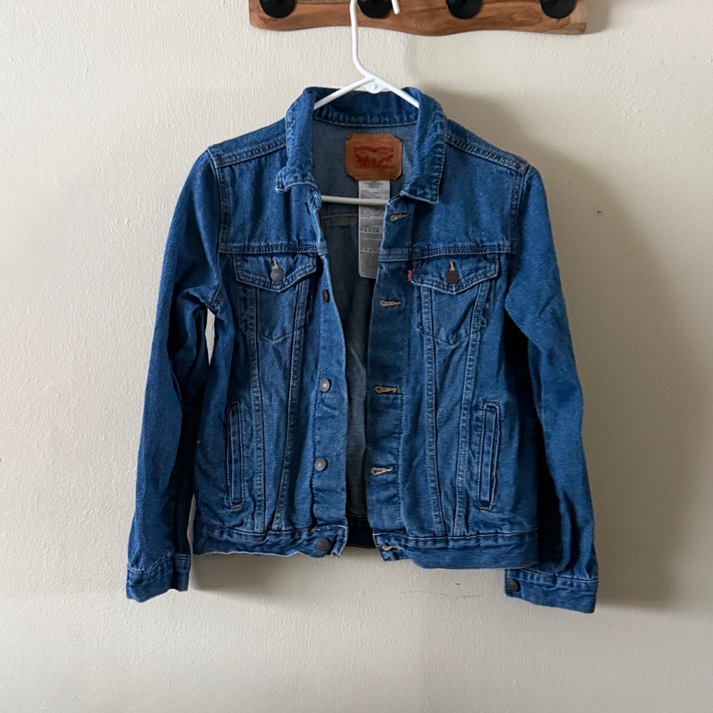 Levi’s Classic Trucker Denim Jacket 100% Cotton Medium Wash Americana size L
